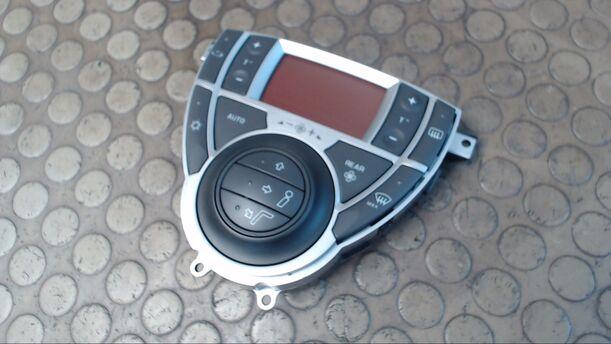 Foto: HEIZUNGSBETÄTIGUNG eines Citroen C8 2.0 HDi