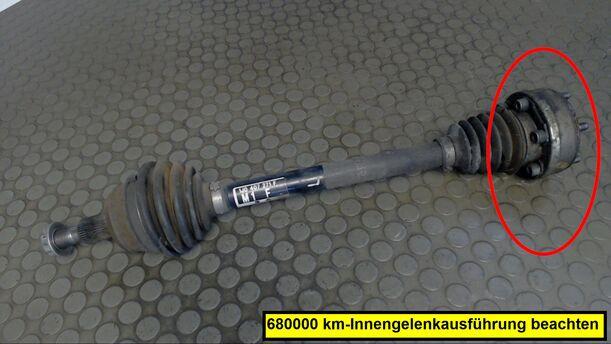 Foto: ANTRIEBSWELLE VORNE LINKS eines VW Golf 1.4 Cup