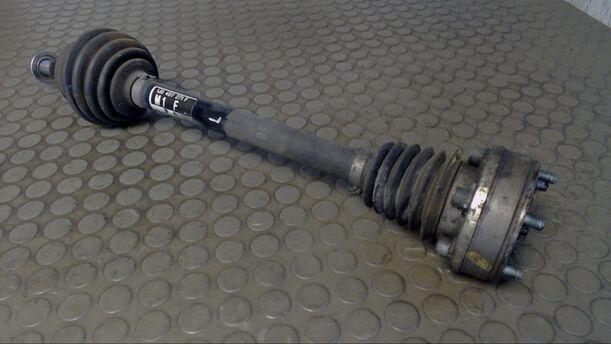 Foto: ANTRIEBSWELLE VORNE LINKS eines VW Golf 1.4 Cup