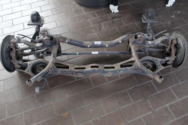 Foto: HINTERACHSE eines VW Golf 1.9 TDI
