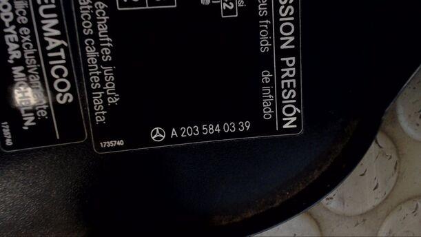 Foto: TANKKLAPPE eines Mercedes-Benz C 200 T Kompressor