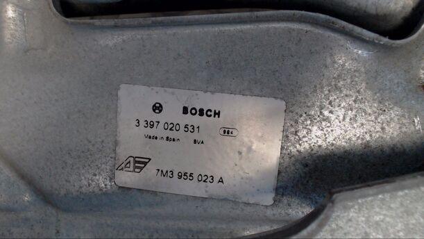 Foto: SCHEIBENWISCHERGESTÄNGE VORN eines VW Sharan 1.9 TDI Cup