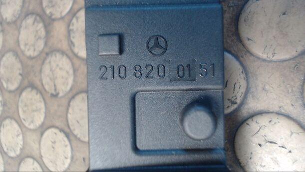 Foto: SCHALTER SITZHEIZUNG eines Mercedes-Benz E 240 T