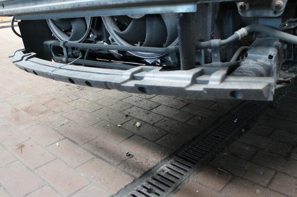 Foto: VERSTÄRKUNG VORN UNTEN eines Citroen C8 2.0 HDi