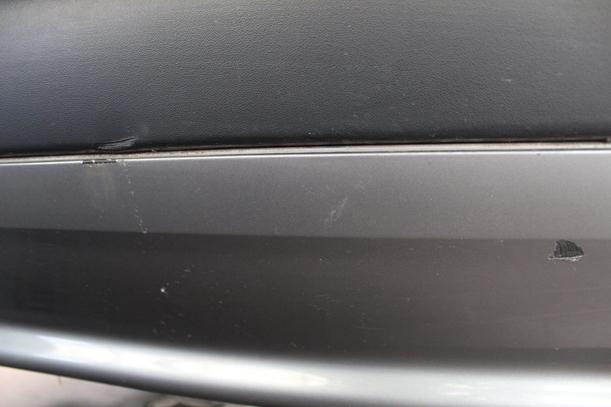 Foto: STOSSFÄNGER / STOSSSTANGE HINTEN eines AUDI 80 AVANT 1,6 groove up!