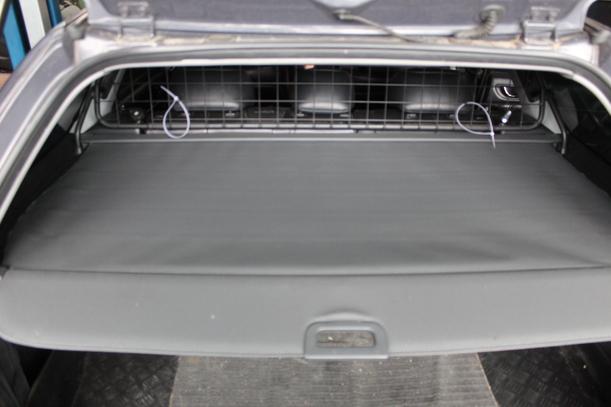 Foto: LADERAUMABDECKUNG eines Mitsubishi Galant GDI groove up!