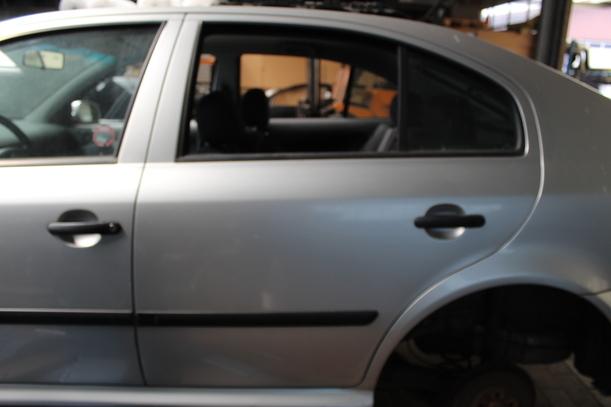 Foto: TÜR HINTEN LINKS eines Skoda Octavia 1.9 TDi
