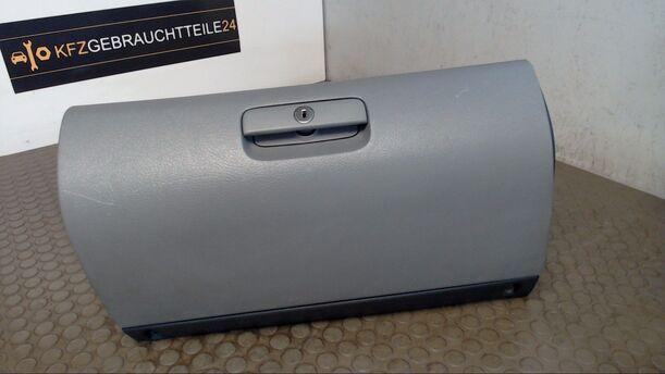 Foto: HANDSCHUHFACH eines Skoda Octavia 1.9 TDi