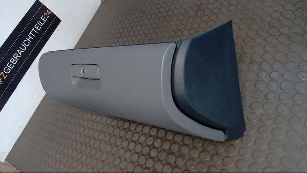 Foto: HANDSCHUHFACH eines Skoda Octavia 1.9 TDi