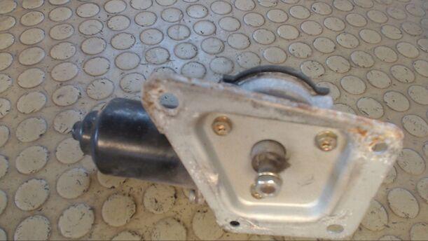 Foto: SCHEIBENWISCHERMOTOR VORN eines Daihatsu Cuore groove up!