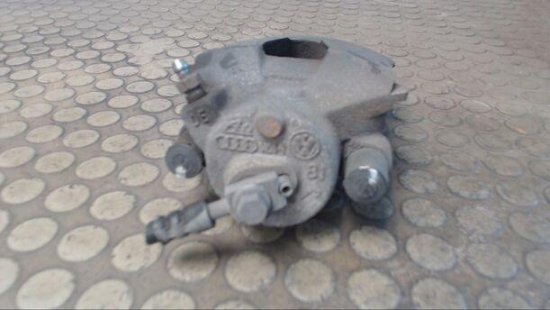 Foto: BREMSSATTEL VORNE LINKS eines VW up! BlueMotion Technology groove up!