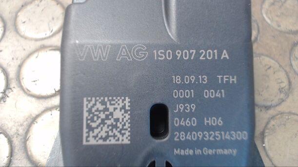 Foto: SENSOR NOTBREMSFUNKTION eines VW up! BlueMotion Technology groove up!