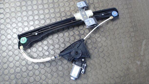 Foto: FENSTERHEBER VORNE RECHTS eines VW up! BlueMotion Technology groove up!