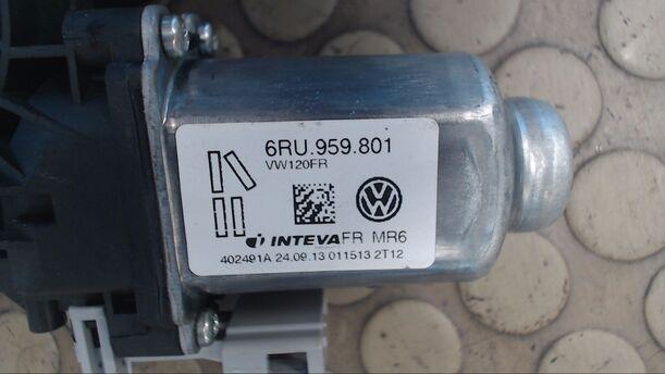 Foto: FENSTERHEBER VORNE RECHTS eines VW up! BlueMotion Technology groove up!