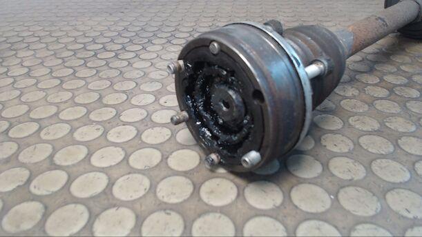 Foto: ANTRIEBSWELLE LINKS eines Seat Ibiza 1.2 12V