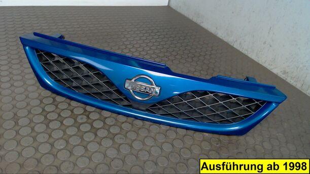 Foto: KÜHLERGRILL eines Nissan Almera 1.4 GLSi