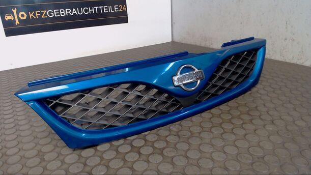 Foto: KÜHLERGRILL eines Nissan Almera 1.4 GLSi