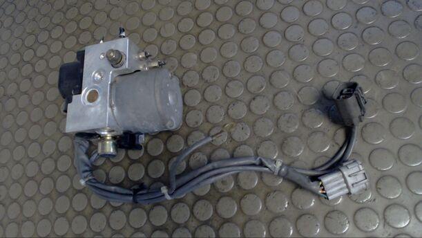Foto: HAUPTBREMSAGGREGAT ABS eines Nissan Almera 1.4 GLSi