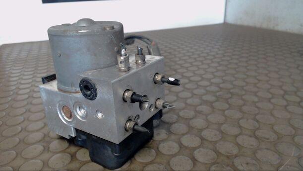 Foto: HAUPTBREMSAGGREGAT ABS eines Nissan Almera 1.4 GLSi