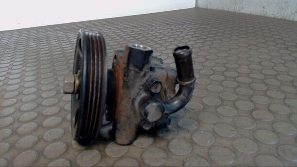Foto: PUMPE SERVOLENKUNG eines Nissan Almera 1.4 GLSi
