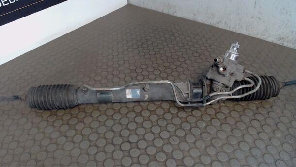 Foto: SERVOLENKUNG eines Nissan Almera 1.4 GLXi