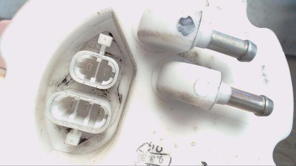 Foto: KRAFTSTOFFPUMPE eines Nissan Almera 1.4 GLSi