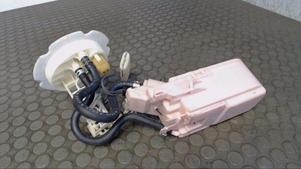 Foto: KRAFTSTOFFPUMPE eines Nissan Almera 1.4 GLSi