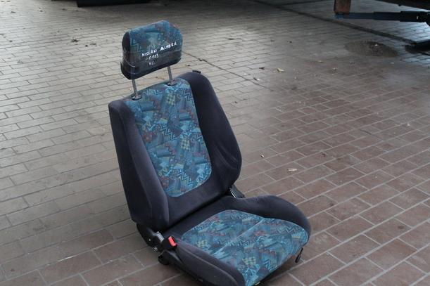 Foto: SITZ VORN LINKS / FAHRERSITZ (4/5-TÜRER) eines Nissan Almera 1.4 GLXi