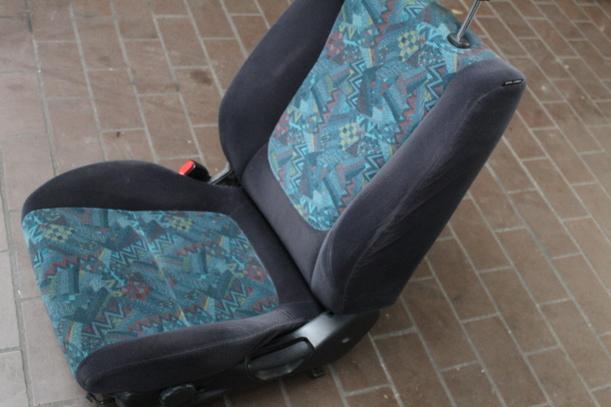 Foto: SITZ VORN LINKS / FAHRERSITZ (4/5-TÜRER) eines Nissan Almera 1.4 GLXi