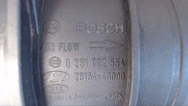 Foto: LUFTMASSENMESSER BOSCH eines Kia Sorento 2.5 CRDi GL