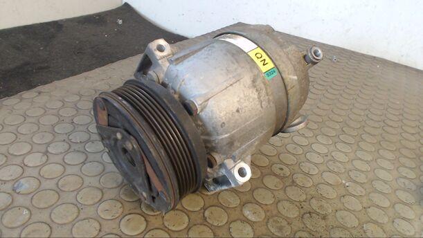 Foto: KOMPRESSOR KLIMAANLAGE eines Opel Vectra 1.8 Caravan groove up!