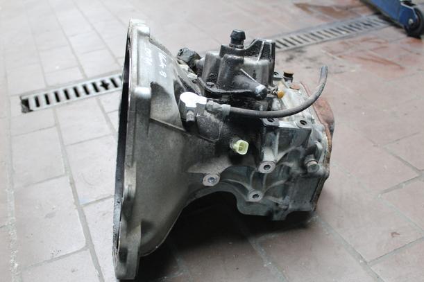 Foto: SCHALTGETRIEBE 5-GANG F17 C3,74 eines Opel Vectra 1.8 Caravan groove up!