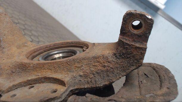 Foto: ACHSSCHENKEL VORNE LINKS eines Opel Corsa 12V GLSi