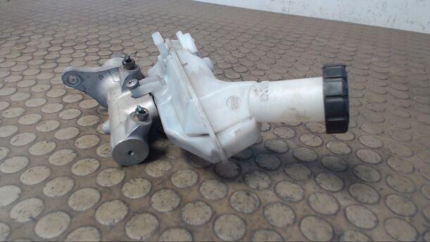 Foto: HAUPTBREMSZYLINDER eines Renault Clio 1.5 dCi