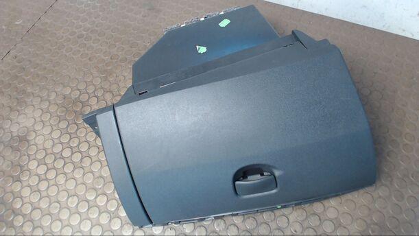 Foto: HANDSCHUHFACH eines Renault Clio 1.5 dCi