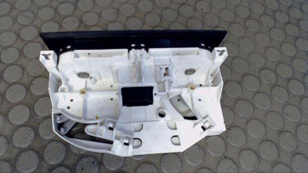 Foto: HEIZUNGSBETÄTIGUNG eines VW Lupo 1.4