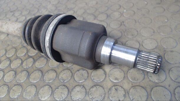 Foto: ANTRIEBSWELLE LINKS eines Ford Fusion 1.4