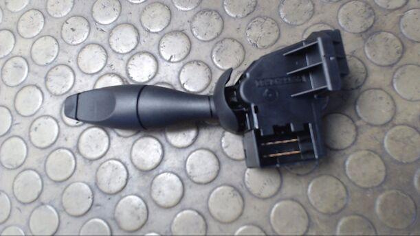 Foto: SCHEIBENWISCHERSCHALTER eines Ford Fusion 1.4