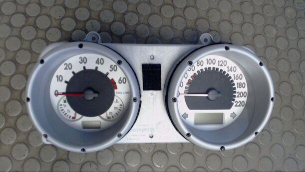 Foto: TACHOEINHEIT eines VW Lupo 1.4