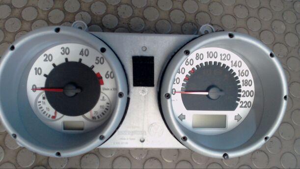 Foto: TACHOEINHEIT eines VW Lupo 1.4