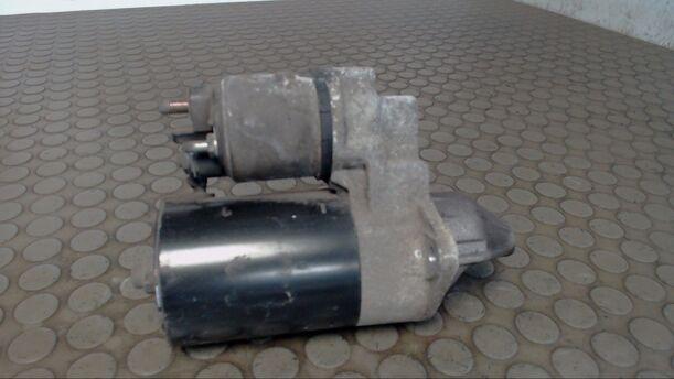 Foto: ANLASSER / STARTER BOSCH eines Opel Corsa 1.0 12V