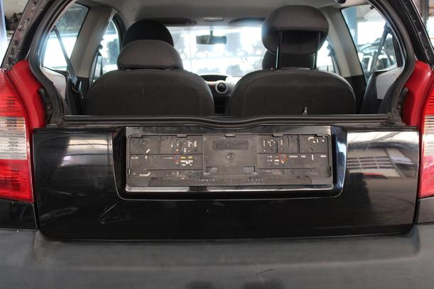 Foto: HECKKLAPPE UNTERTEIL eines Citroen C2 1.1
