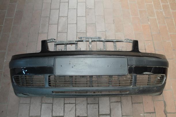 Foto: STOßSTANGE VORN eines VW Passat Variant 1.8 5V