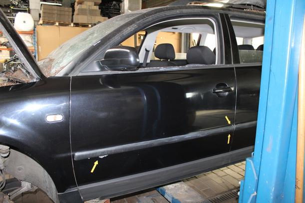 Foto: TÜR VORN LINKS eines VW Passat Variant 1.8 5V