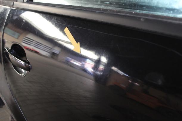 Foto: TÜR HINTEN RECHTS eines VW Passat Variant 1.8 5V