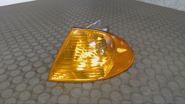Foto: BLINKER VORN LINKS eines BMW 318i