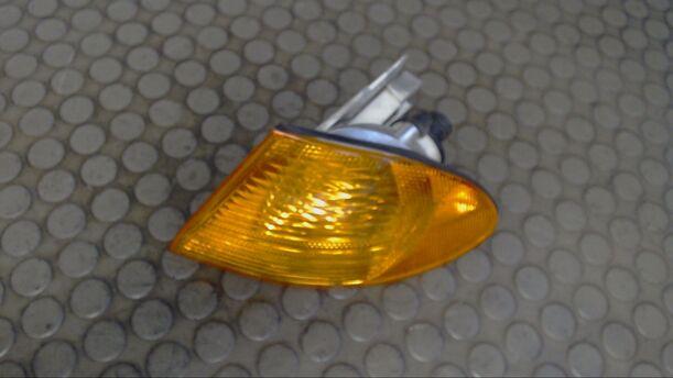 Foto: BLINKER VORN LINKS eines BMW 318i