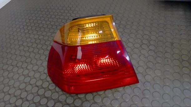 Foto: HECKLEUCHTE AUSSEN LINKS eines BMW 318i