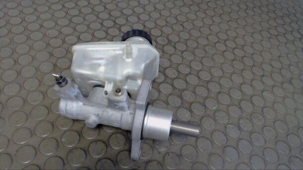 Foto: HAUPTBREMSZYLINDER eines BMW 318i