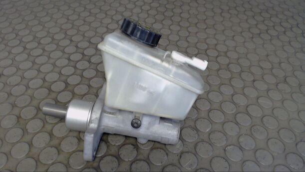 Foto: HAUPTBREMSZYLINDER eines BMW 318i
